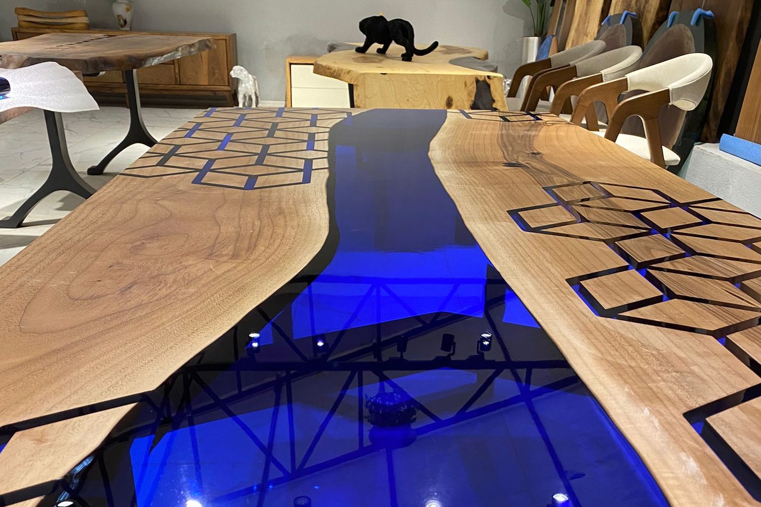 cropped-Honey-Tomb-tables-creation-innova-15.jpeg